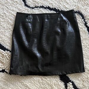 PINKO Elegant Black Croc-Embossed Skirt
